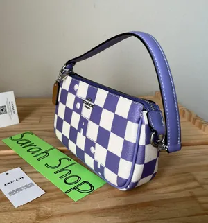 Purse thumbnail 4
