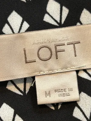 LOFT Black & White Printed Sleeveless Blouse Sz M thumbnail 2