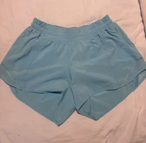 Lululemon Low-Rise 4" Hotty Hot thumbnail 1