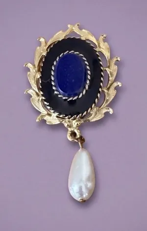 Vintage Victorian Revival Faux Onyx Pearl Drop Brooch Gold Tone Filigree Pin thumbnail 1