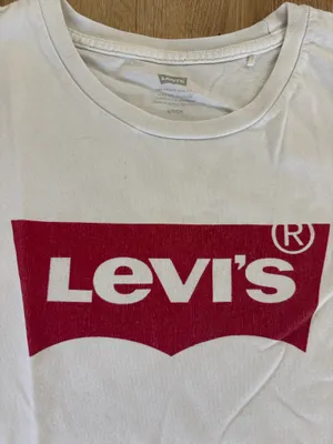 Levi’s White Short Sleeve Tshirt thumbnail 2