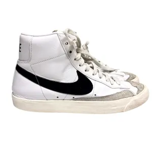 Nike Women’s Blazer amid 77 High Top White Leather Sneaker 10.5 thumbnail 5