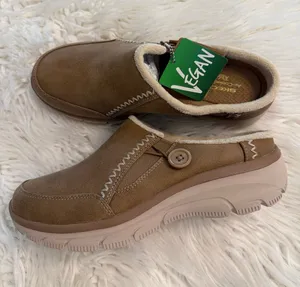 Skechers Vegan Tan Slip-On Women's Clog with Button Accent size 7 brand new thumbnail 1