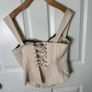 Reformation Alisa Top 0 thumbnail 4