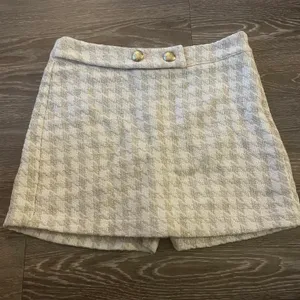 ZARA NWT  Houndstooth Tweed Beige Skort thumbnail 4