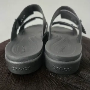 Crocs Brooklyn Buckle Low Low women's Sandal Size 6 thumbnail 3