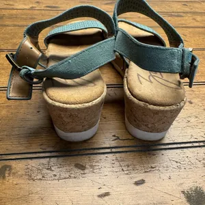 Zodiac Oceana Cork Wedge Sandals Green‎ Size 5.5 Small Flaw thumbnail 3