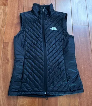 The‎ North Face Lightweight black Puffer Vest Size S thumbnail 1