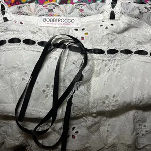 ✨Bobbi Rocco White Eyelet Lace Cami Crop‎ Top Black Ribbon Tie Detail Size S thumbnail 6