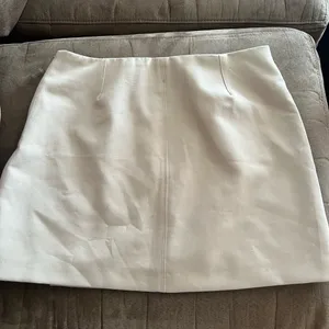 ZARA Tan Skirt size Medium. Only worn once - great condition! thumbnail 5