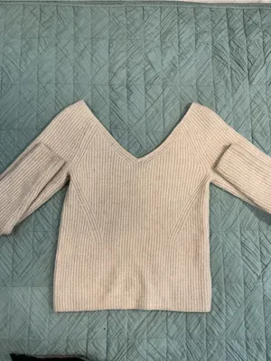 Banana Republic Ribbed V-Neck Sweater - Cream thumbnail 5