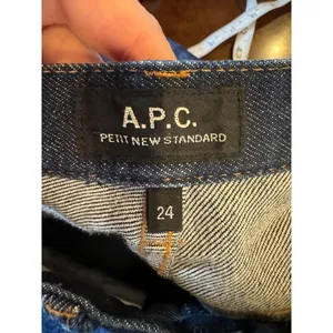 APC Jeans Women 24 Blue Dark Wash Denim Button Fly Faded‎ Straight Cropped Leg thumbnail 7