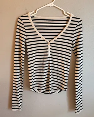 American Eagle Long Sleeve Top thumbnail 1