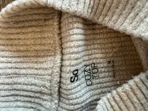 Sweater Tan Size M thumbnail 2