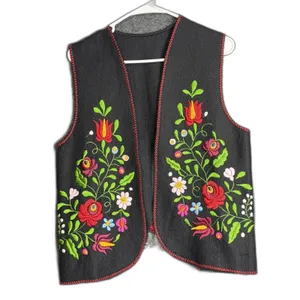 Vintage Women's Size Large Black Felt Vest Floral Embroidered Folk Art Boho thumbnail 2