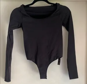 SKIMS Scoop Neck Bodysuit S/M thumbnail 2