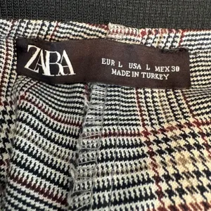 Zara Plaid Trousers Women L Gray Black Burgundy Straight Leg Elastic Waist Zara thumbnail 7