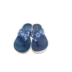 Women’s Clarks Aria Gibson Blue Floral Fabric Thong Sandals Size 10 thumbnail 8