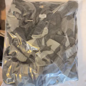 560 | Aero‎ Camo Cropped Zip Hoodie Womens Medium Grey Fleece Y2K Athleisure thumbnail 8