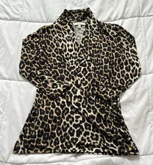 Chaus New York Womens Size Small‎ Cheetah Print Wrap Blouse 3/4 Sleeve Vintage thumbnail 1
