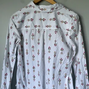 Croft & Barrow Floral Print Button Down Shirt Top White Pink Cotton Size Medium thumbnail 6