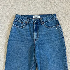 Abercrombie & Fitch The Loose High Rise Jeans Raw Hem Relaxed Baggy Size 27/4 thumbnail 3