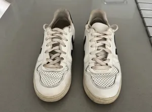 Women’s V-10 VEJA Sneakers thumbnail 2