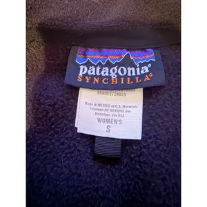 Patagonia Synchilla Fleece Vest Womens Small Black Full Zip‎ Outdoor Layering thumbnail 4
