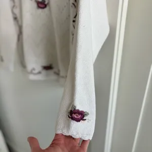 Handmade Vintage Women's Unique Floral Knit White Sweater Button Details Medium thumbnail 6