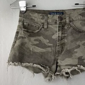 Aeropostale Aero Cheeky Short Size 00 Army Green Camouflage Short Mini Gorpcore Y2K Fray Hem thumbnail 2