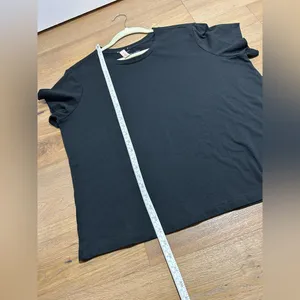 XL Victoria’s Secret semi-cropped t shirt thumbnail 8