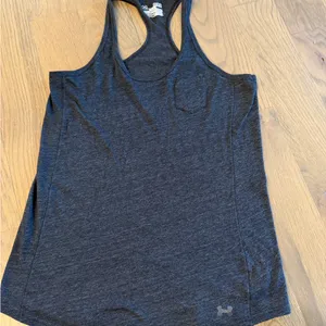 Under Armour Women's Charcoal Tank Top size medium thumbnail 1