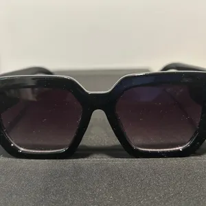 Black Square Sunglasses thumbnail 2
