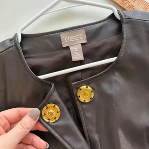 Chico's Faux Leather Jacket Women Size 2 Black Collarless Snap Front‎ 570023417 thumbnail 2