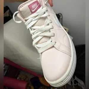 Nike Court Royale 2 Mid Top Women’s Shoes Sz 6 Pastel Pink thumbnail 7