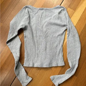 Brandy Melville Heather Gray Button Thermal, One Size thumbnail 9