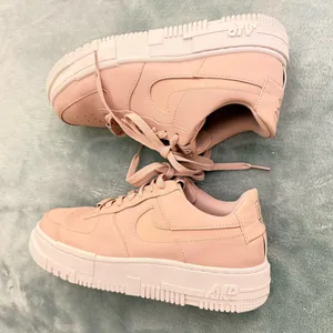 Nike Air Force 1 PLT.AF.ORM Pinkford Oxford Sneakers Shoes Women’s Size 9.5 thumbnail 5