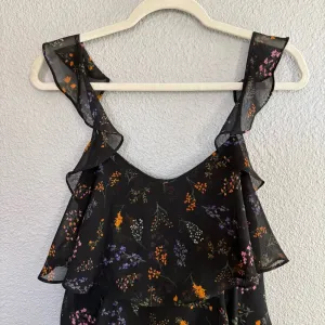 Rebecca Minkoff Ruffle Sleeve Top Size‎ Small Self Tie Back thumbnail 3
