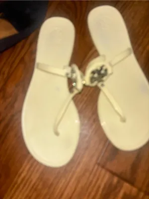 Tory Burch Miller Beige Thong Sandals Logo Medallion Slip On Women’s 8 thumbnail 2
