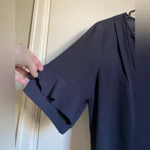 *Ann Taylor Navy V-Neck Pleated Detail Medium Short Flutter Sleeve Blouse #S thumbnail 4