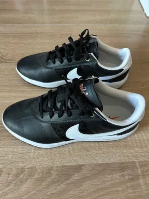 Nike Black and White Women's Low-Top Sneakers thumbnail 4