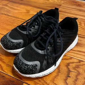 Great condition black sneakers size 6 #breathable #comfy #workout #fitness thumbnail 1