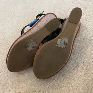 DOLCE VITA Janna two-tone wedge sandals SZ 8.5 thumbnail 6