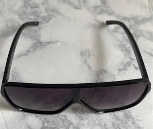 Oversize Sunglasses thumbnail 5