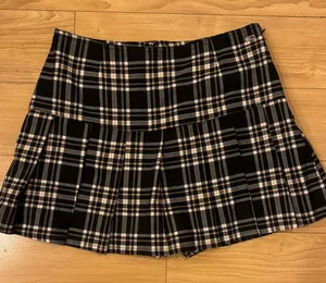 Tommy Hilfiger Black and Tan Plaid Mini Skirt thumbnail 1