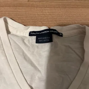 Vintage‎ Ralph Lauren Sport White 100% Cotton T-Shirt Size Medium with teal/blue thumbnail 2