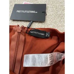 PRETTYLITTLETHING Rust Satin Strapless Ruched Side Slit Midi Dress Size 6 thumbnail 13