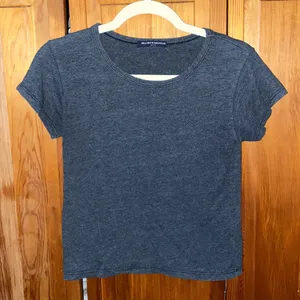 EUC Brandy Melville Charcoal Grey Cropped T-Shirt: One Size thumbnail 1
