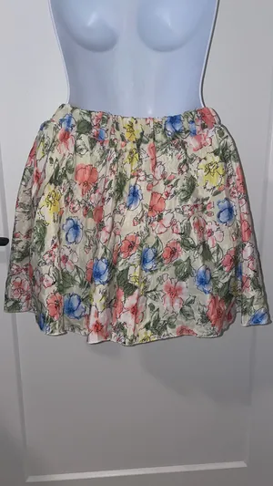 Hardly Worn Floral Mini Skirt with under pants thumbnail 8