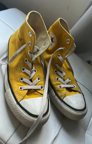 Yellow High-Top Converse thumbnail 1